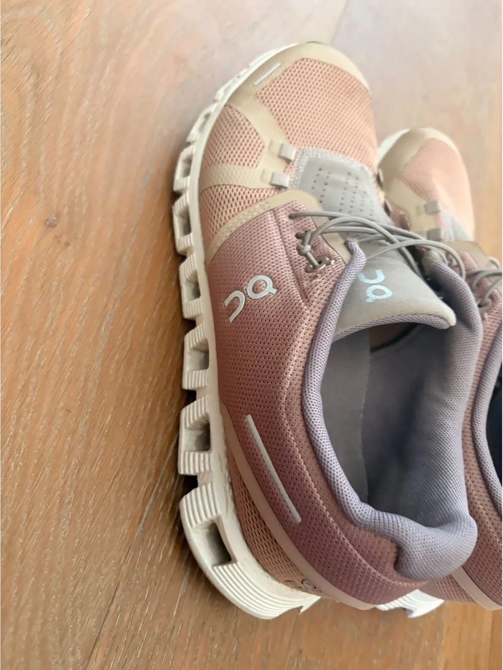 On Running Pink Mesh Athletic Sneakers Lightweight Comfort US 9